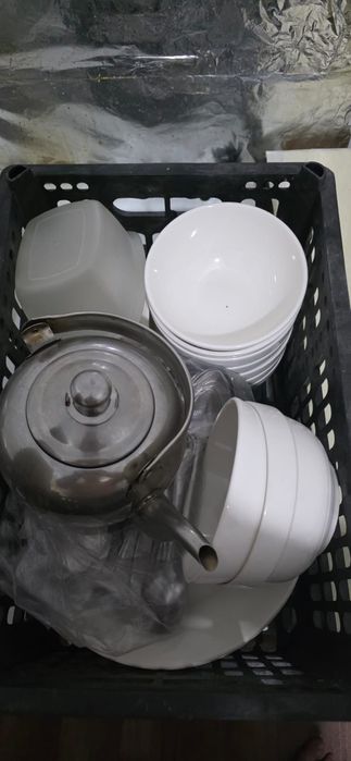 Продам посуду для столовой