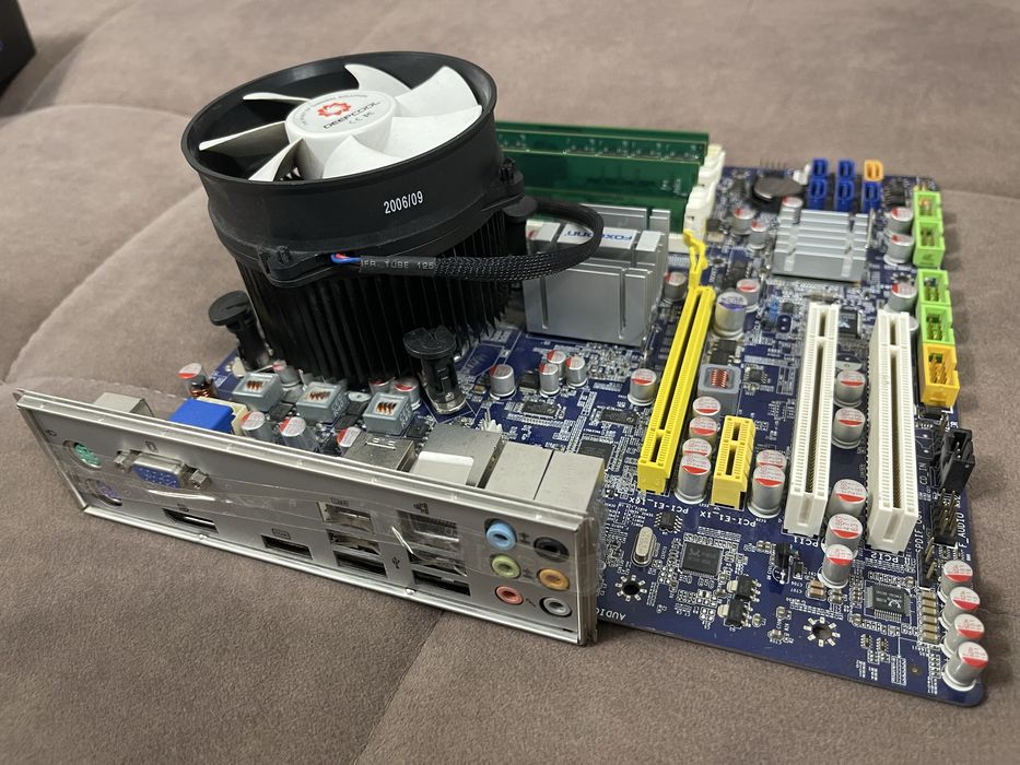 Материнская плата Foxconn