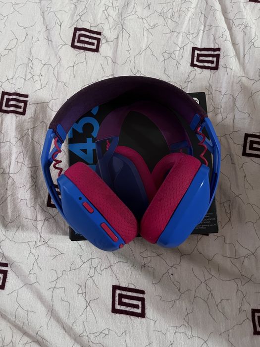 Logitech G435.