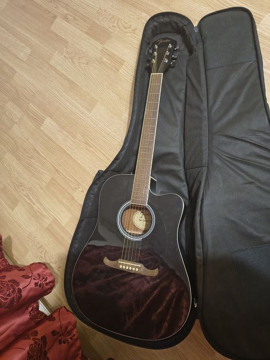 Vând chitară acustică