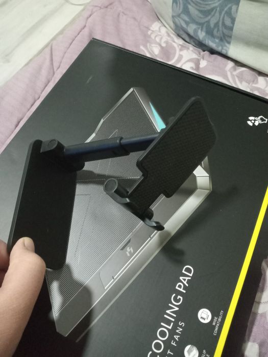 Telefon ushlagich yangi  karopkasi bor olib  koʻring zor narsa