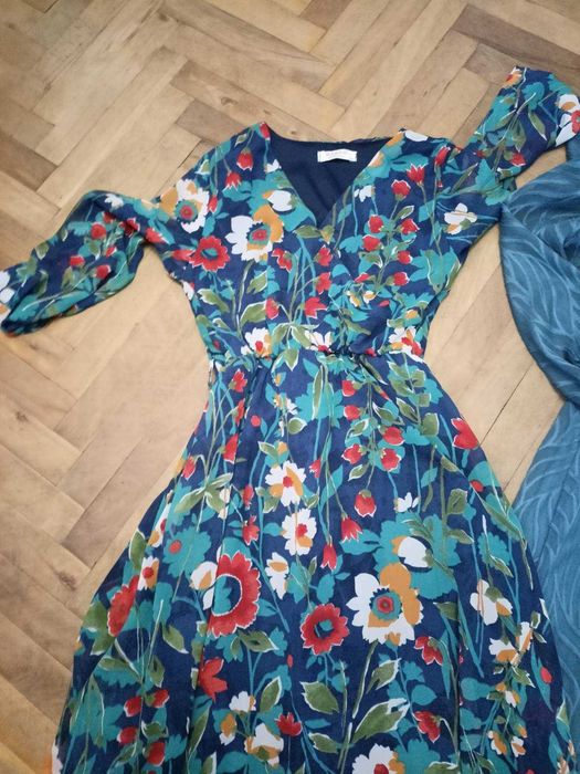 две красиви рокли