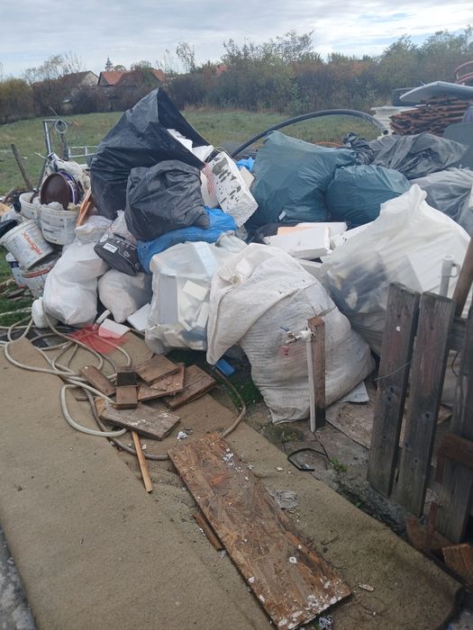 Ridic saci cu moloz din constructii