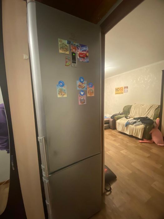 Холодильник индизит.