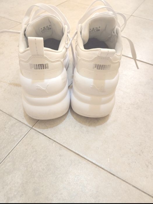 Дамски  бели маратонки PUMA