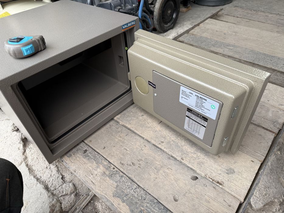 * СЕЙФ огнестойкий VALVERG FRS 32 EL Россия почти новый