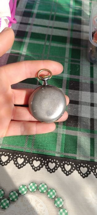 Продавам стар джобен часовник OMEGA