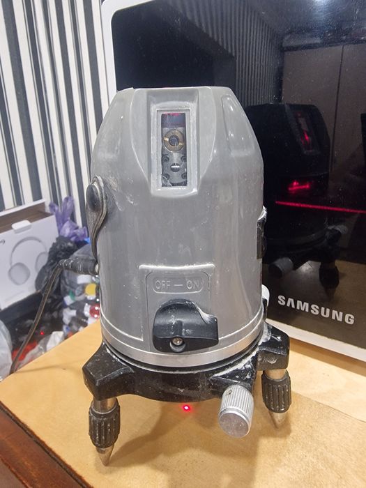 Срочно продам лазерный уровень нивелир