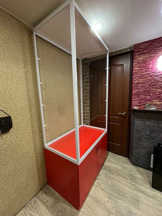 Продам стеклянные витрины