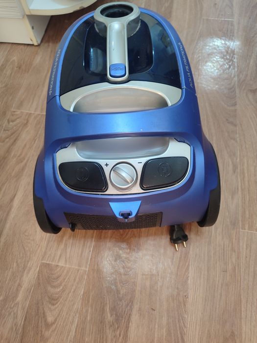 Пылесос с водным фильтром