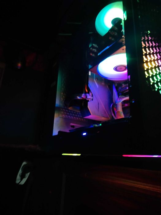 Игровой компьютер с монитором