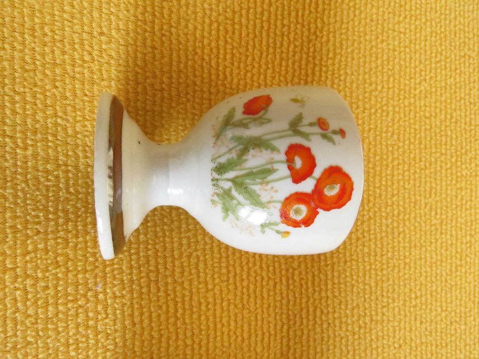 Set 4 suporturi pentru ou, imprimate cu motive florale