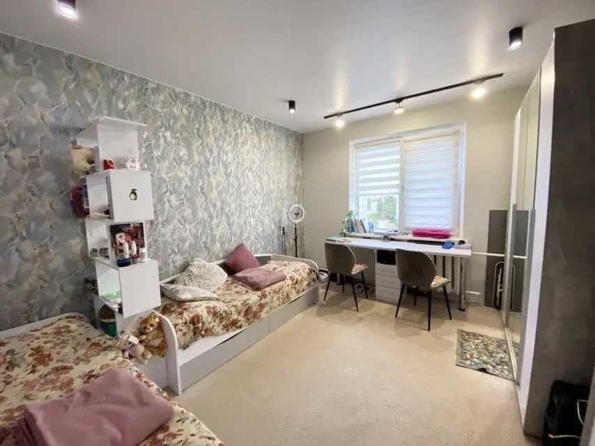 Тристаен имот в кв.Редута