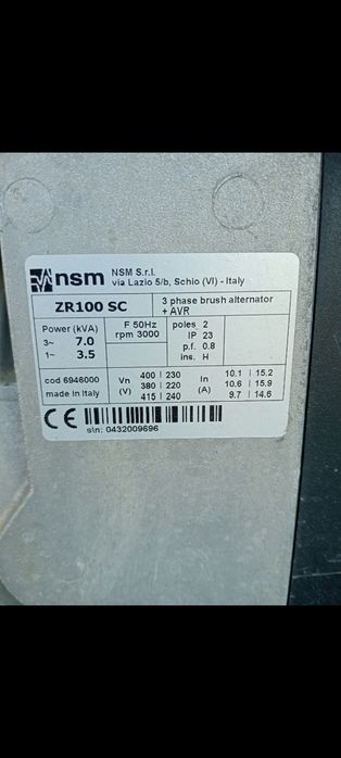 Vând generator electric pe benzina de 6kw.