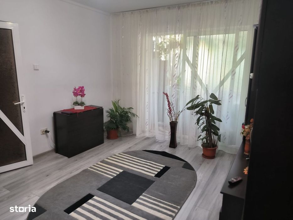 Apartament 3 camere in cartier VEST - etaj 2 -gata de mutat!