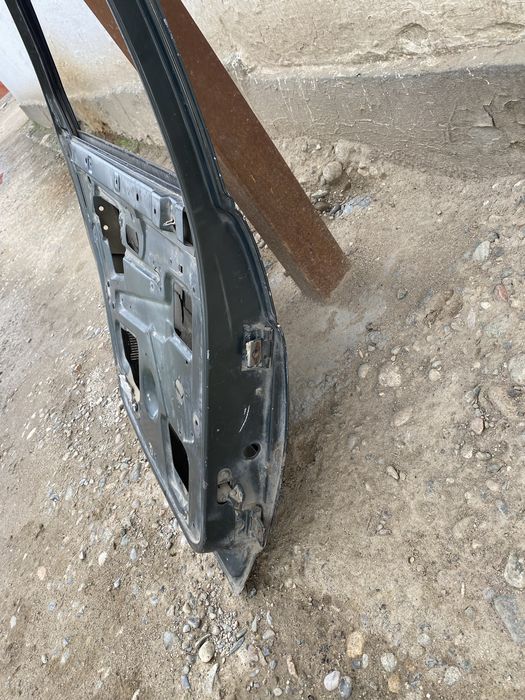 Дверь из прирора