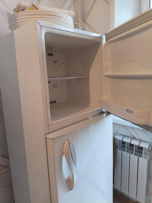 Продам Холодильник LG