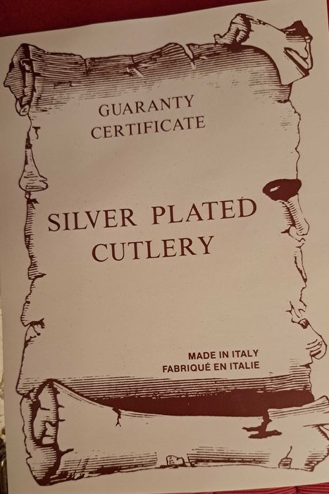 Комплект за хранене (прибори за 12 човека)