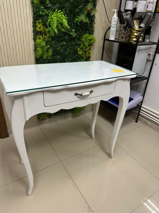 Vând  Scafa .Scaune.Masute pentru COAFOR !