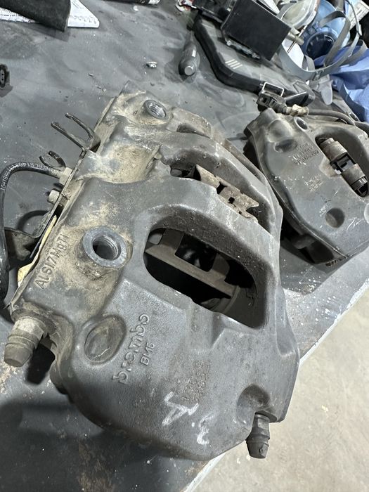 4 бутални апарати Brembo