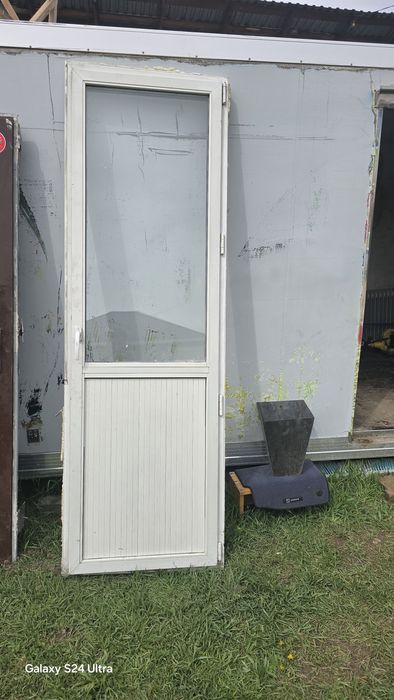 Пластиковые двери бу