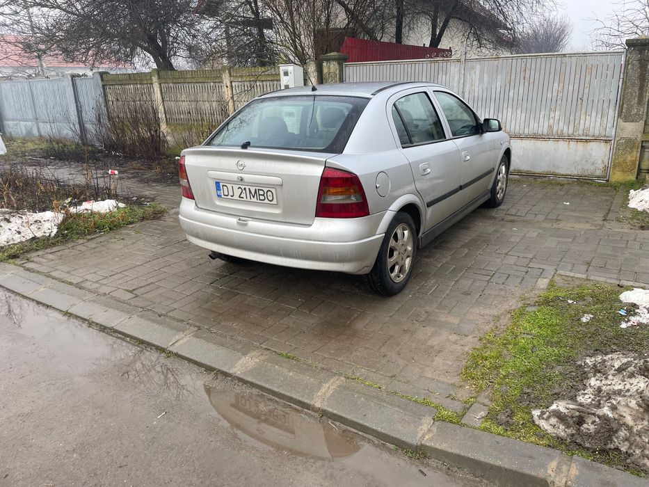 Opel Astra G berlină