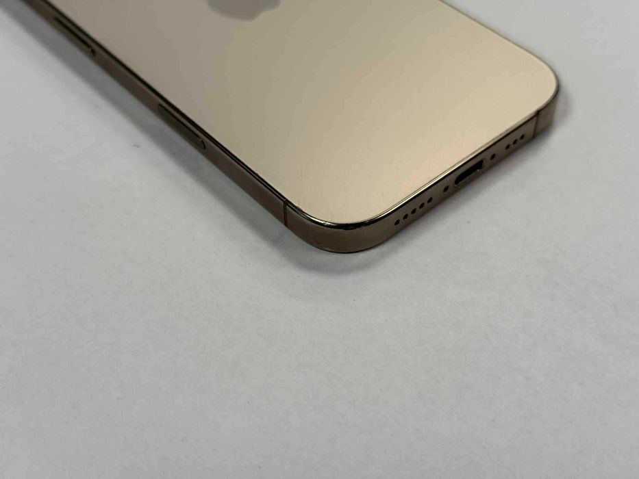 Продавам Iphone 16 Pro 256gb
