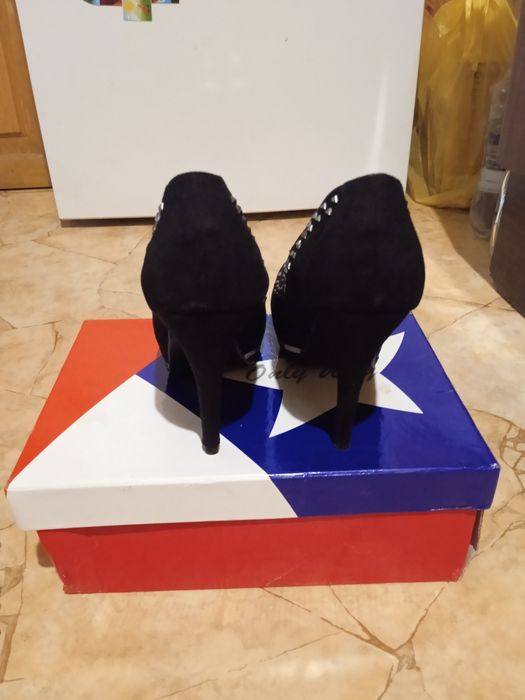 Обувки на висок ток Catwalk