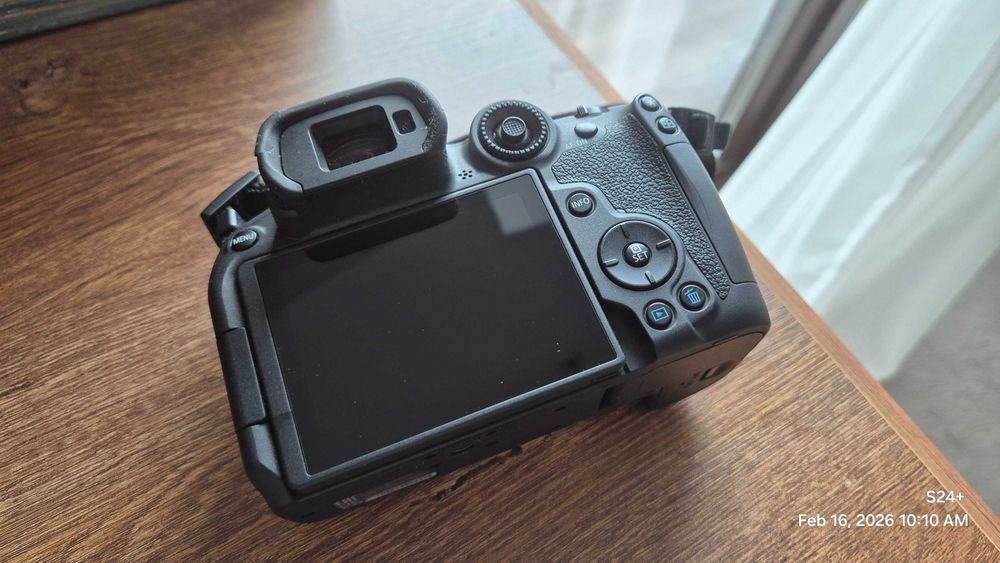 Canon EOS R7 , Ca Nou, cu Garanție Activă,  Pachet cu obiectiv