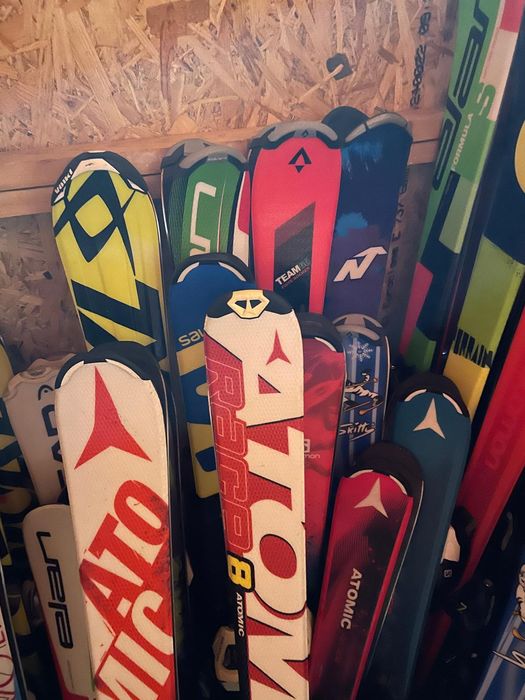 schiuri  copii adulti skiuri ski incepatori  intermediari