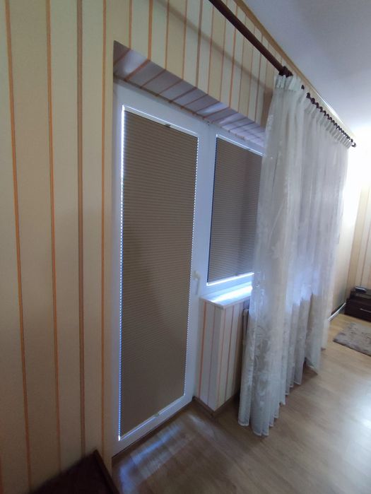 Jaluzele plisate București Asigurăm măsuratoare și montaj