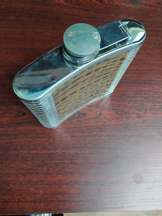 Продаётся фляжка