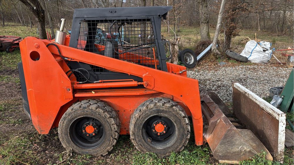 Miniîncarcător  Bobcat THOMAS 2,3 tone