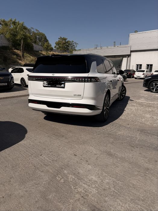 Dongfeng ep008 hybrid 2025. Leapmotor C16 konkurenti. Srochna sotiladi