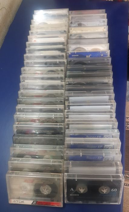 Аудиокассеты с записами. Aiwa стойка. Technics rs-tr474.