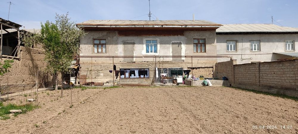 Продается большой дом в Янгиюльском районе. С готовым бизнесом.