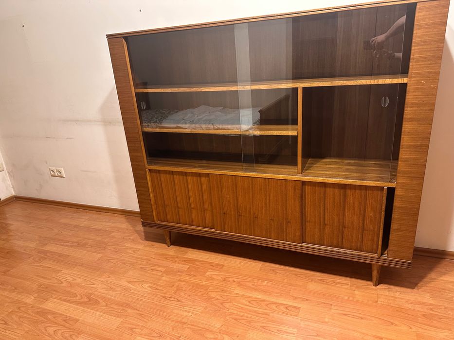Продам книжный шкаф