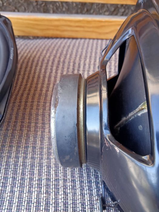 Продам калонки Pioneer original в хорошем состоянии.