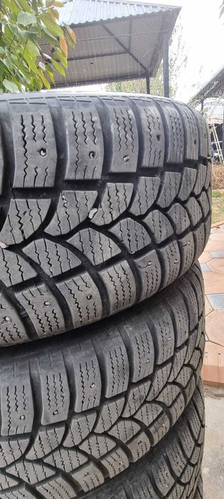 Продам шины б\у от BMW