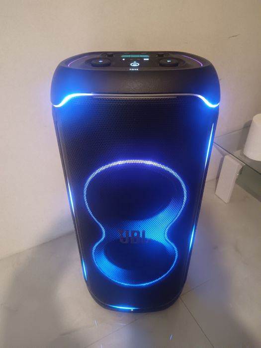 Inchiriez Boxa JBL partibox 1100 Ultimate