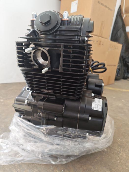 Motor  pentru moto cross dirt bike 300cc in 4 timpi  cutie de viteza in 5 viteze