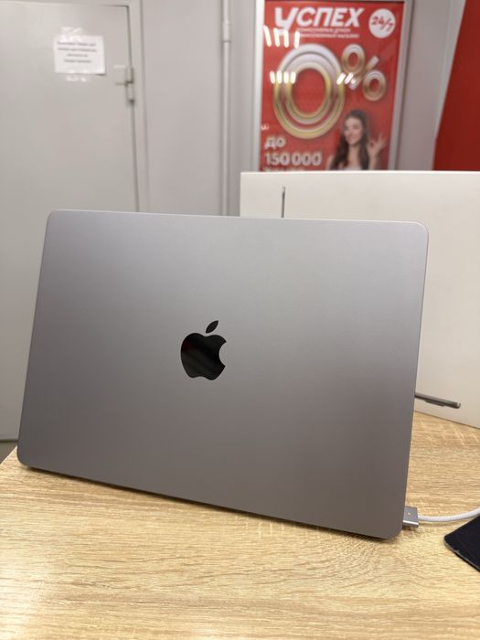 MacBook Air M3 2024 TM79