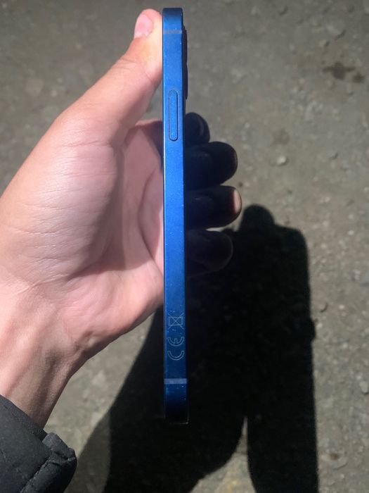 Продам iphone 12 в отличном состоянии