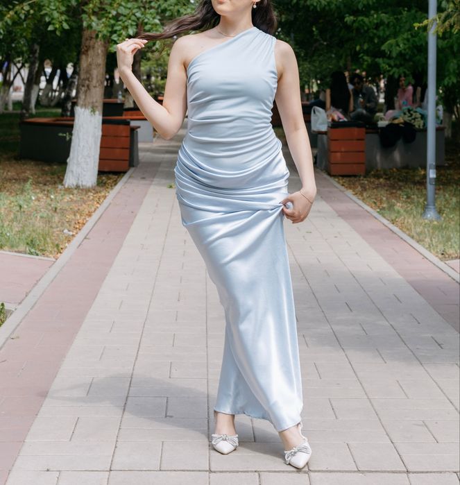 Продам нарядное платье "Viera brand"  ,