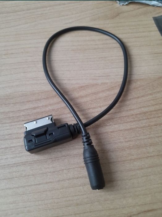 Cablu adaptor telefon AMI MMI interfata conector jack mama sau iphone