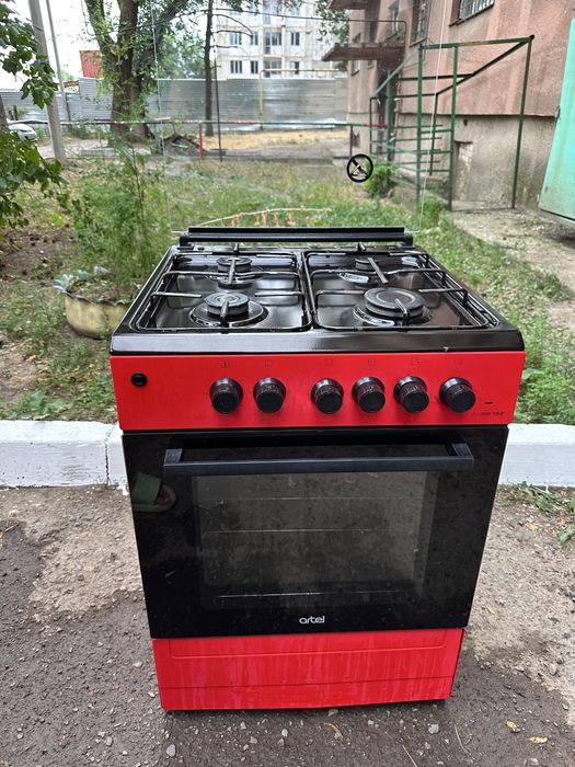 Продам газ плиту
