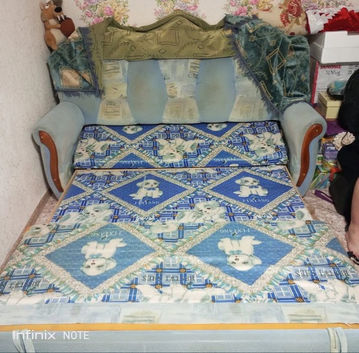 Продам два дивана