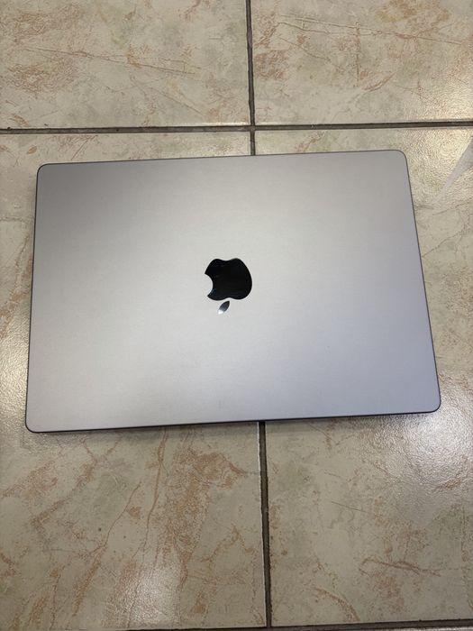Macbook pro 14 m1pro 16/512