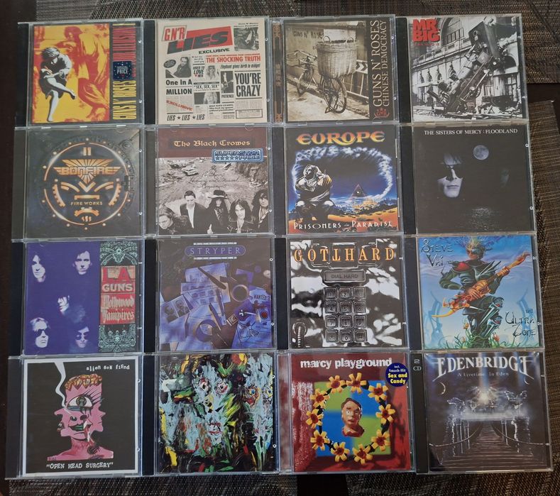 Продавам оригинални музикални дискове