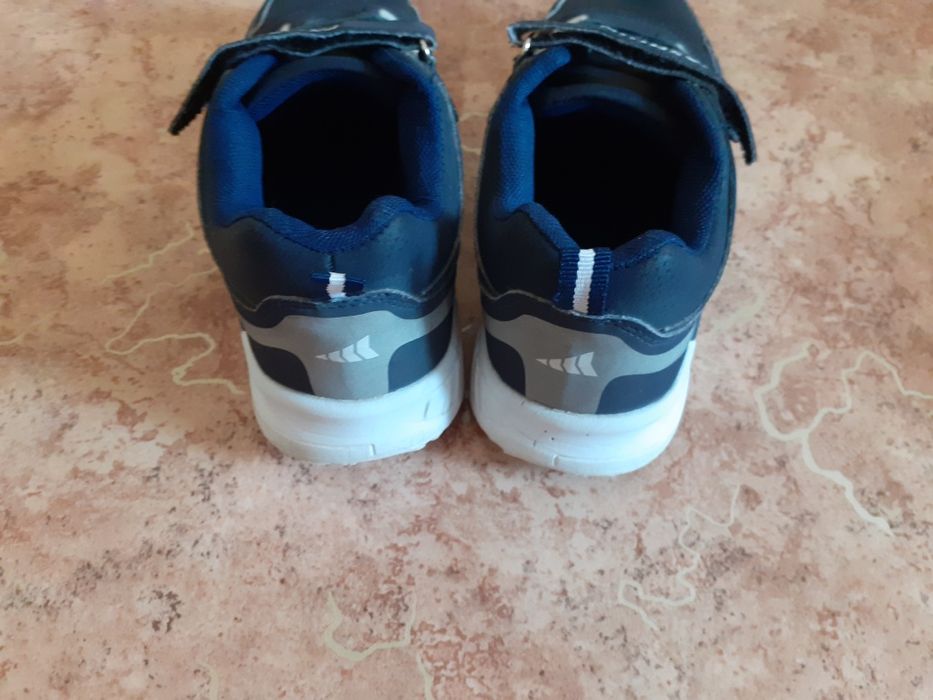 Продаются детские обуви
